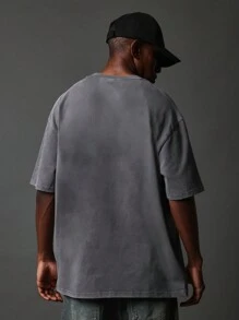 SUMWON تي شيرت كم قصير بأكمام منتظمة مع طباعة جرافيك مغسول