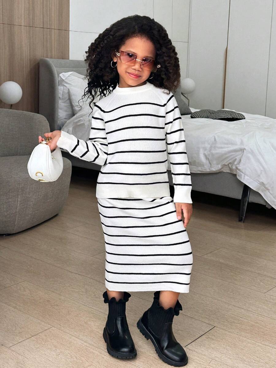 年轻女孩日常休闲舒适街头服饰针织条纹长袖毛衣和中长裙套装 - 黑與白 - 查看 1
