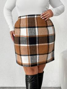 SHEIN CURVE+ Falda de franela de otoño e invierno a cuadros para mujer de talla grande