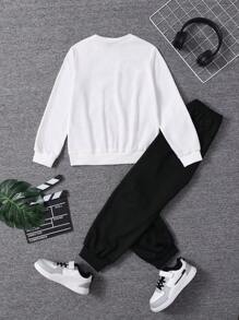 SHEIN Bộ 2 món/Bộ quần áo chui đầu họa tiết bóng đá thường ngày cho bé trai tuổi teen - Nhiều màu - Xem 2