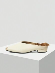 MOTF PREMIUM 女士米色兔毛低跟拖鞋，情人节款