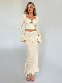 Aloruh Women's Two-Piece Set With Gathered Metal Buckle Embellished V-Neck Cutout Skintight Fared Long-Sleeved T-Shirt And Cross-Wrap Butt-Hugging Fishtail Long-Sleeved Skirt 2pcs/Set Autumn/Winter New Arrival - Apricot - View 5