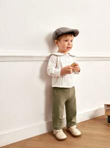 Souflis Souflis Completo casual per bambini maschi con camicia a maniche lunghe con collo alla Peter Pan e pantaloni verdi