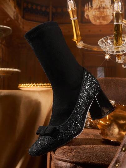 CUCCOO TILAWA 时尚舒适黑色蓬松拼布格子蝴蝶结装饰方头粗跟休闲一脚蹬女靴适合圣诞节和新年假期氛围秋冬季