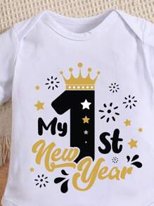 Bộ đồ liền thân tay ngắn in họa tiết "Năm mới đầu tiên của tôi 2025" cho bé gái - trắng - Xem 4