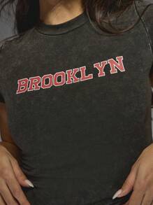MISSGUIDED Camiseta de bebé con estampado gráfico de Brooklyn
