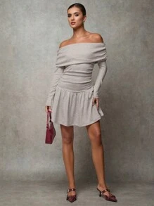 SHEIN BAE Women's Solid Color Off-Shoulder Ruffle Pleated Elegant Long Sleeve Dress Hollowed Costumes Thanksgiving Women Outfit White Women Dresses Business Casual Women Winter Women Dress Elegant Dress Christmas Women Dress Fall Women Clothes Dress Fall Women Outfits Christmas Women Clothes Homecoming Winter Skin-Friendly, Soft And Warm Cashmere Fabric Off-The-Shoulder Dress - Brown - View 6
