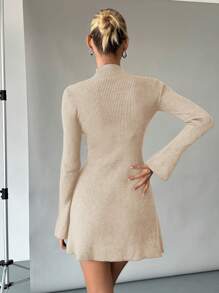 SHEIN Essnce 冬季女装高领毛衣裙保暖针织打底裙喇叭袖A字裙修身显瘦毛衣裙长袖连衣裙黑色连衣裙 - 杏色 - 查看 2