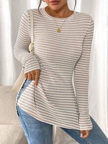SHEIN Frenchy Camiseta de manga larga a rayas de estilo informal para mujer con bajo con abertura, para primavera y otoño