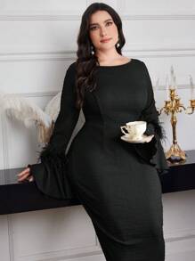 Modelyn 大码优雅纯色毛绒喇叭袖修身长裙，秋冬季长款晚礼服 - 黑色 - 查看 4