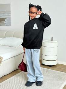 SHEIN Sudadera de manga larga informal con parche de letra texturizada para niñas preadolescentes