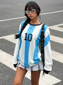 SHEIN Áo thun bóng đá tay dài dáng rộng in họa tiết sọc và số hai tông màu thường ngày cho bé gái tuổi teen, phong cách xuân/thu - Xanh và trắng - Xem 4