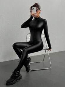 Muchica 女式纯色长袖拉链领 PU 夹克和紧身裤两件套运动服套装，秋季 - 黑色 - 查看 4