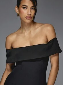 MISSGUIDED Vestido ajustado mini con cuello plegado, hombros descubiertos, cintura caída y abertura en el bajo