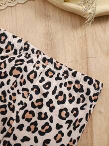 SHEIN Leap Crew 2pcs Baby Girl Heart Graphic Long Sleeve Top And Leopard Print Pants Set, Autumn/Winter - White - View 4