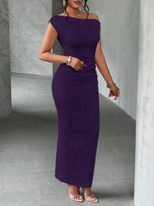 Slaydiva Nuevo vestido de verano elegante para fiesta, uso diario y citas, de un hombro, corte diagonal, pliegue delantero, silueta esbelta, falda larga, con textura ondulada de tela de punto, color blanco para mujer