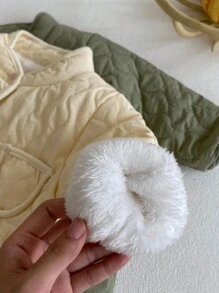 SHEIN 2024 女婴秋冬季中性婴儿连脚连体衣，加垫保暖内衬保暖连体衣。中性保暖加垫保暖内衬婴儿连体衣。时尚百搭，让宝宝在秋冬季节保持舒适 - 杏色 - 查看 4