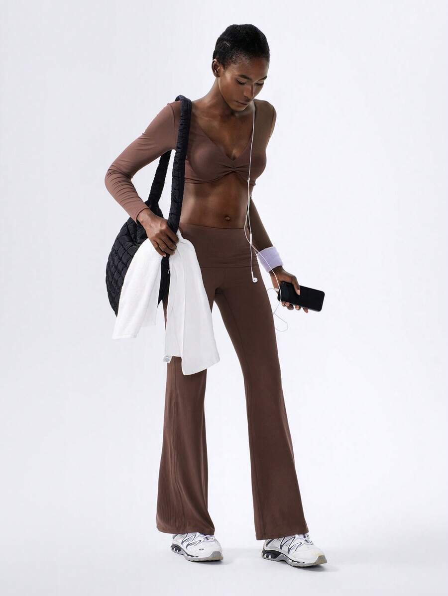 VARSIVA 秋冬装简约时尚深V领基础款女士运动套装摩卡慕斯装mocha Outfit喇叭裤套装 - 棕色 - 查看 1