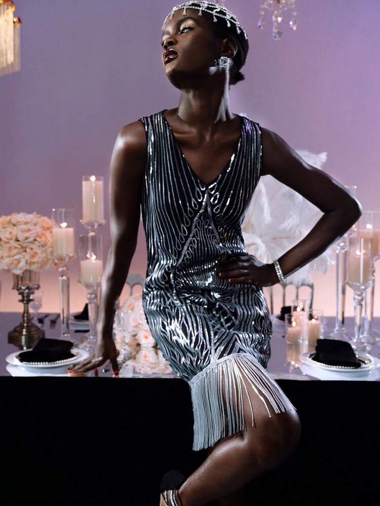 The Great Gatsby x MOTF ROBE COURTE COL V À FRANGES AVEC SEQUINS