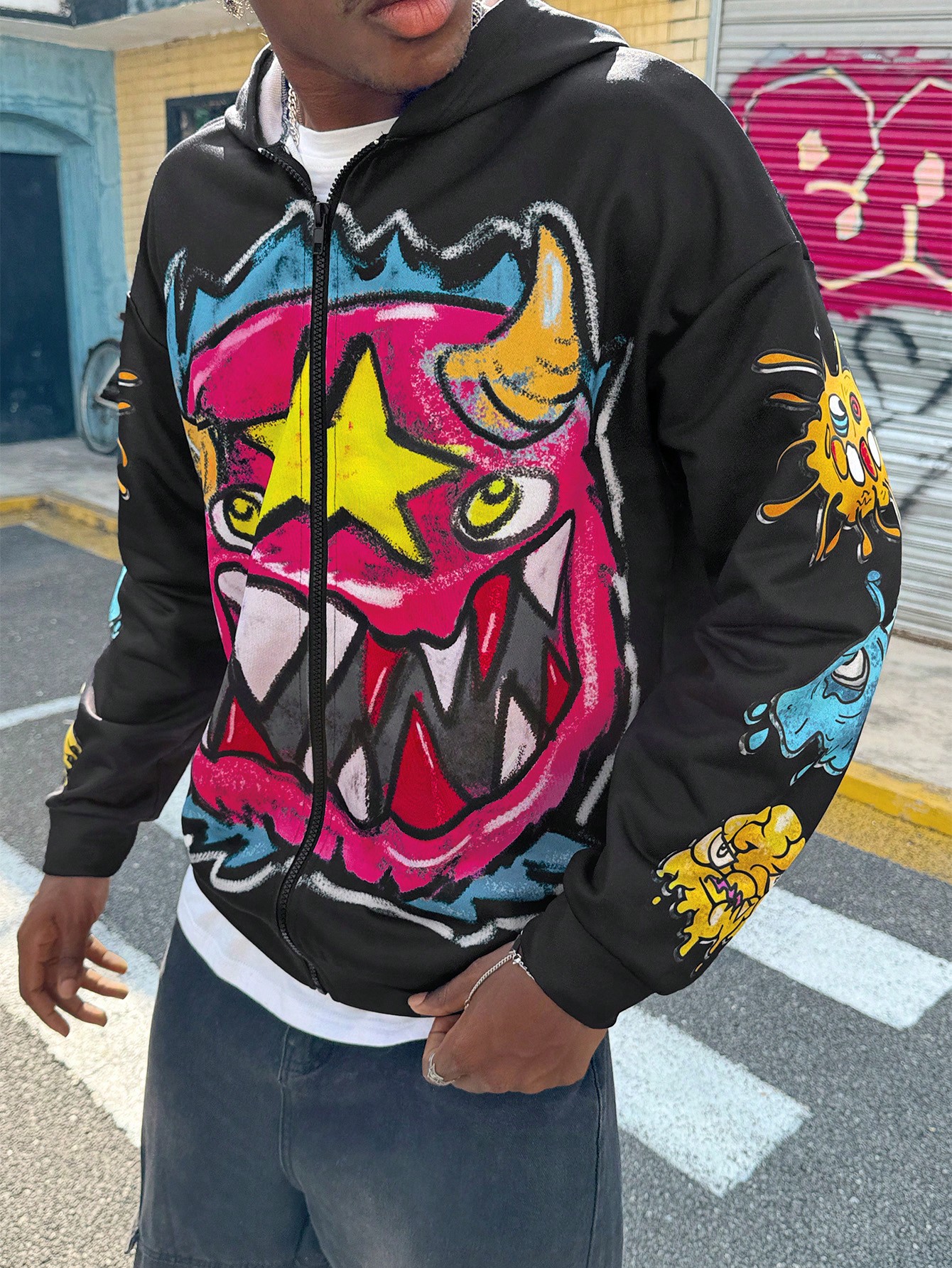 Manfinity Dauomo Streetwear Style Colorful Cartoon Graffiti Print Black Hoodie For Men