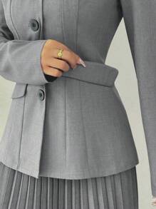 Elenzga Bộ vest thanh lịch dành cho nữ 2 món: Chân váy xếp ly mini và áo khoác blazer - Màu Xám nhạt - Xem 6