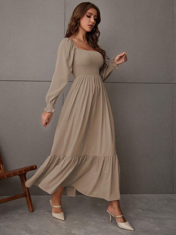 Chiquease ชุดMaxiคอสแควร์ จีบเย็บรูด ปลายชายระบายพับ สำหรับสตรี - สีกากี - ดู 4