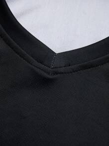 Manfinity Sport Corelite Bộ đồ thể thao nam kiểu Boyfriend gồm áo tank top cổ chữ V in số và quần short, thích hợp cho tập gym và tập luyện. - màu đen - Xem 3