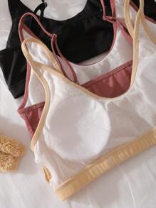 少女纯色细肩带简约文胸，休闲日常穿着