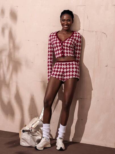 VARSITIE 粉色圣诞老款V领开襟金属纽扣喇叭袖低腰短裤女运动套装