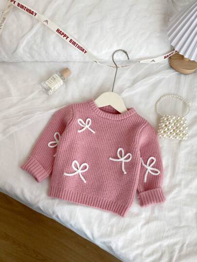 SHEIN Vintaside Kids 女婴刺绣粉色套头衫，适合春/秋装，可在严冬用作内衬。精致的蝴蝶结刺绣增添可爱俏皮的魅力。适合家庭聚会、万圣节、新年、感恩节、圣诞节、复活节、国庆节、派对、除夕夜
