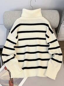 SHEIN 1 pieza Suéter cálido de cuello alto casual y cómodo con estampado a rayas en blanco y negro para adolescentes varones. Ropa de vuelta al colegio; ropa de otoño; ropa para chicos adolescentes; chaquetas de otoño; ropa de otoño y invierno