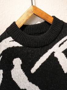 SHEIN Leap Crew Tween Boy Vintage Graffiti Textured Crew Neck Sweater, Suitable For Winter, Travel, And School - Black and White - View 4