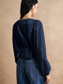 Poéselle 棉质优雅蕾丝花边腰部纽扣细节衬衫，长袖衬衫，腰部衬衫，蕾丝上衣，蕾丝衬衫，棉质衬衫，优雅腰部细节，适合日常工作外出轻松时尚必备，FW24，秋季女装