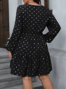 SHEIN LUNE 加大码舒适百搭烫印蝴蝶结装饰 V 领 A 字形连衣裙心形情人节玫瑰