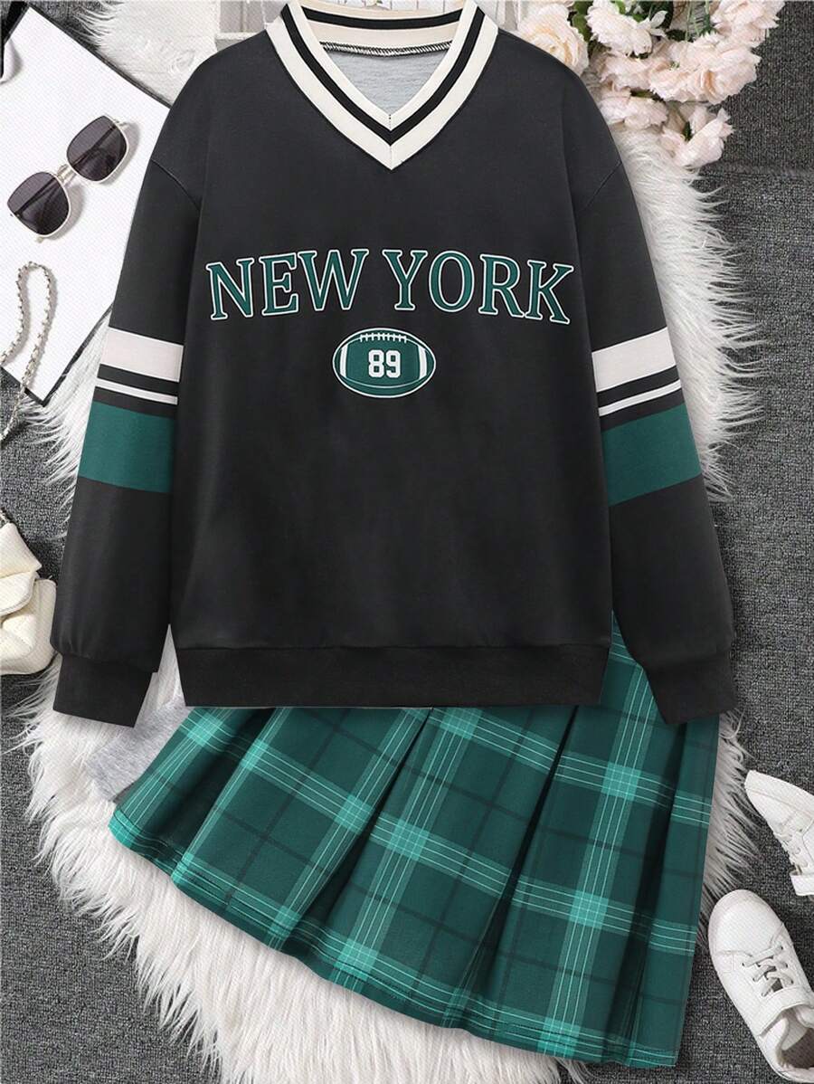SHEIN Tween 女童两件套,美国学院风 V 领长袖字母印花运动衫和格子百褶裙,非常适合上学和户外穿着 - 彩色 - 查看 1