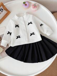 SHEIN 2 件套女婴厚实保暖日常休闲可爱 3D 蝴蝶结领上衣夹克和百褶裙套装，黑色和白色，妈妈精选柔软面料，适合圣诞节、新年、生日 - 黑色 - 查看 1