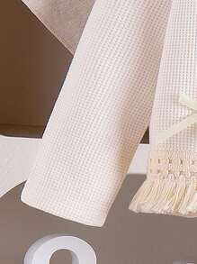 SHEIN 年轻女孩 3D 蝴蝶结装饰纯色针织运动衫搭配蓝色牛仔直筒裤、杏色荷叶边下装、可爱时尚、春秋户外休闲装