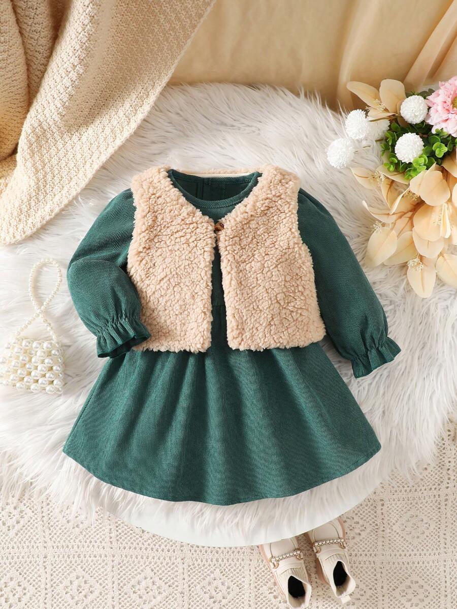 SHEIN 2 件套女婴复古风格服装套装:蓬松背心夹克 + 灯芯绒泡泡袖连衣裙,温暖休闲的日常穿着,优雅触感,适合秋冬季 - 綠色 - 查看 1