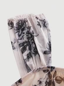 SHEIN MOD Áo ba lỗ cổ vuông in hoa xanh trắng ôm vừa vặn xếp ly thanh lịch quyến rũ cho nữ, Quần áo mùa thu, Quần áo Halloween, Áo thời Phục hưng, Áo thời Phục hưng Milkmaid Toptop hoa cắt cúp - màu đen - Xem 3