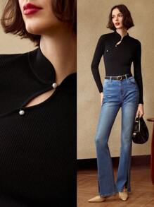 MOTF PREMIUM Jersey de punto acanalado de corte ajustado con cuello de ojo de cerradura y falsas perlas - Negro - Ver 2
