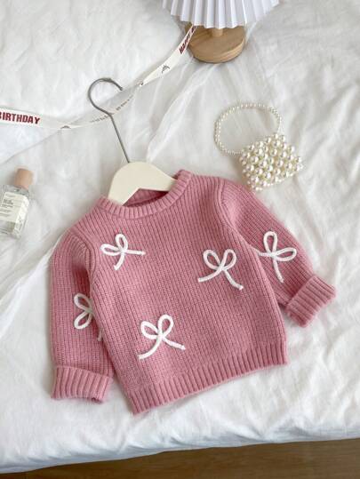 SHEIN Vintaside Kids 女婴刺绣粉色套头衫，适合春/秋装，可在严冬用作内衬。精致的蝴蝶结刺绣增添可爱俏皮的魅力。适合家庭聚会、万圣节、新年、感恩节、圣诞节、复活节、国庆节、派对、除夕夜
