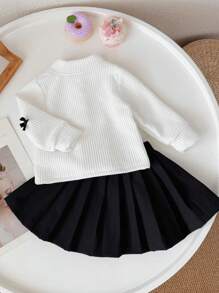 SHEIN 2 件套女婴厚实保暖日常休闲可爱 3D 蝴蝶结领上衣夹克和百褶裙套装，黑色和白色，妈妈精选柔软面料，适合圣诞节、新年、生日 - 黑色 - 查看 2