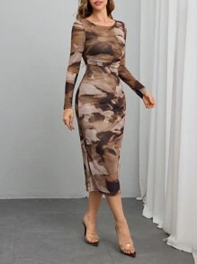 SHEIN Clasi 女士扎染印花圆领长袖中长款褶皱紧身时尚连衣裙长款女装 - 摩卡棕 - 查看 3