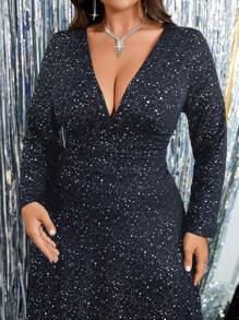 SHEIN Clasi 大码 V 领长袖休闲开衩直筒连衣裙