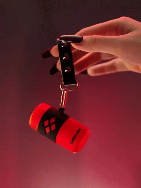 Harley Quinn X SHEGLAM Mischief Mallet 腮紅棒-Bang Bang 水性腮紅棒 亮澤天然色素 不油膩 可混合 品牌 美容 化妝 化妝品 適合女性與女孩 完美搭配夏季春季 Y2K 時尚 流行 生日 母親節禮物 假期 派對準備就緒 最佳顏色 - Bang Bang - 查看 8