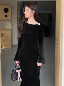 DAZY 女式斜襟喇叭袖修身小黑中长连衣裙，秋季服装长袖连衣裙 - 黑色 - 查看 5