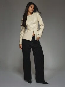 MISSGUIDED Sleek Fitted Faux Leather Button Up Blazer Professional Office Wear Fall Winter Statement Piece Modern Fashion Evening Outerwear Sophisticated Design - Apricot - View 4