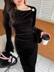 DAZY 女式斜襟喇叭袖修身小黑中长连衣裙，秋季服装长袖连衣裙 - 黑色 - 查看 8