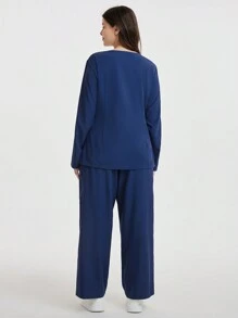 TaskEZ Bộ đồng phục phẫu thuật cỡ lớn cho nữ, áo dài tay cổ chữ V, thắt eo và quần ống đứng rộng rãi - Màu xanh hải quân - Xem 2