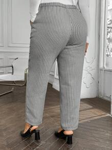 SHEIN Clasi Plus Size Women Pocket Pleated Casual Tweed Cone Pants